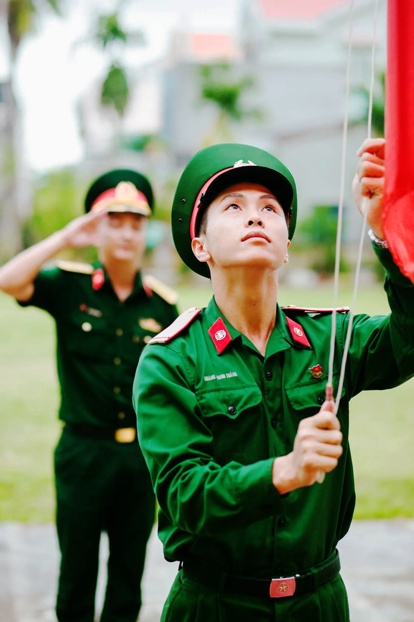 Khi còn là hạ sĩ quan Khi còn là hạ sĩ quan