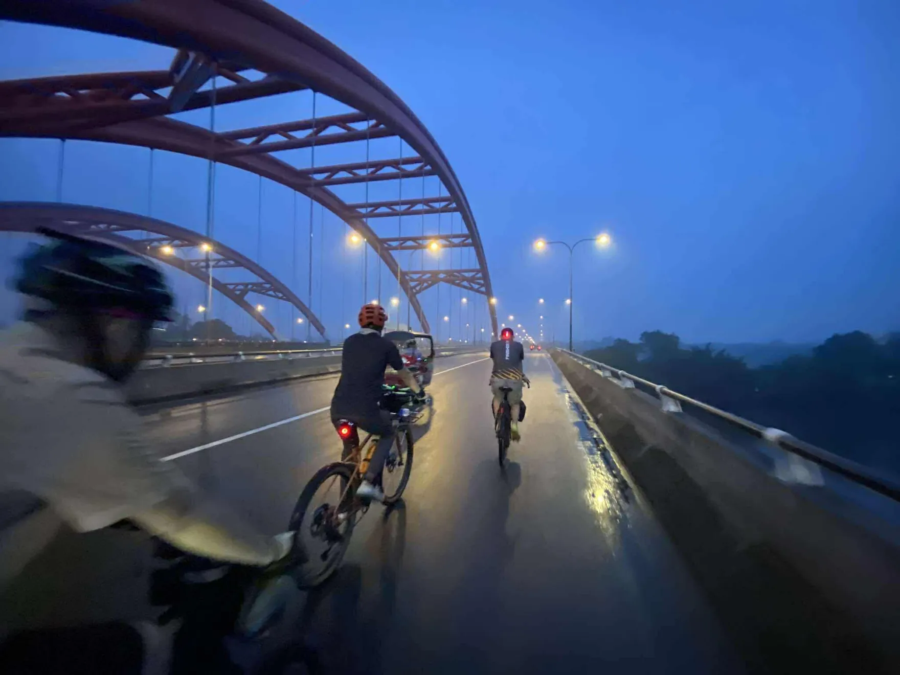 Khởi hành từ Sài Gòn